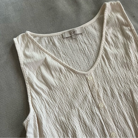 🆕 LOFT cream sleeveless blouse size large - Picture 3 of 7